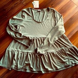 Adorable babydoll ruffle top!